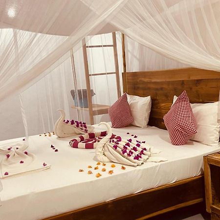 Swiss Kiss Beach Resort Uppuveli Dış mekan fotoğraf