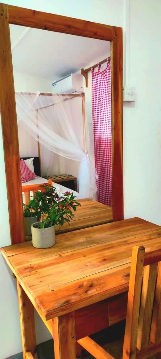Swiss Kiss Beach Resort Uppuveli Dış mekan fotoğraf