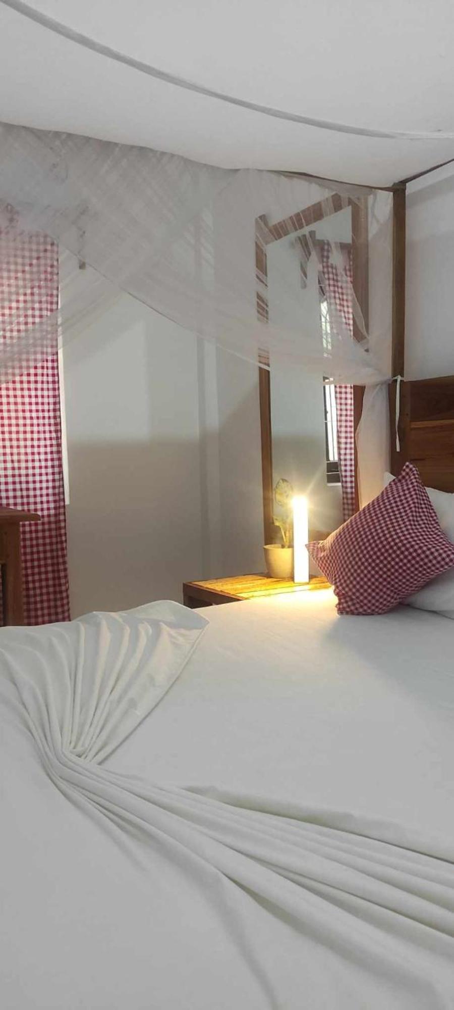 Swiss Kiss Beach Resort Uppuveli Dış mekan fotoğraf