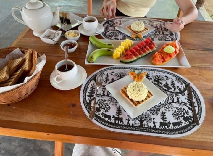 Swiss Kiss Beach Resort Uppuveli Dış mekan fotoğraf