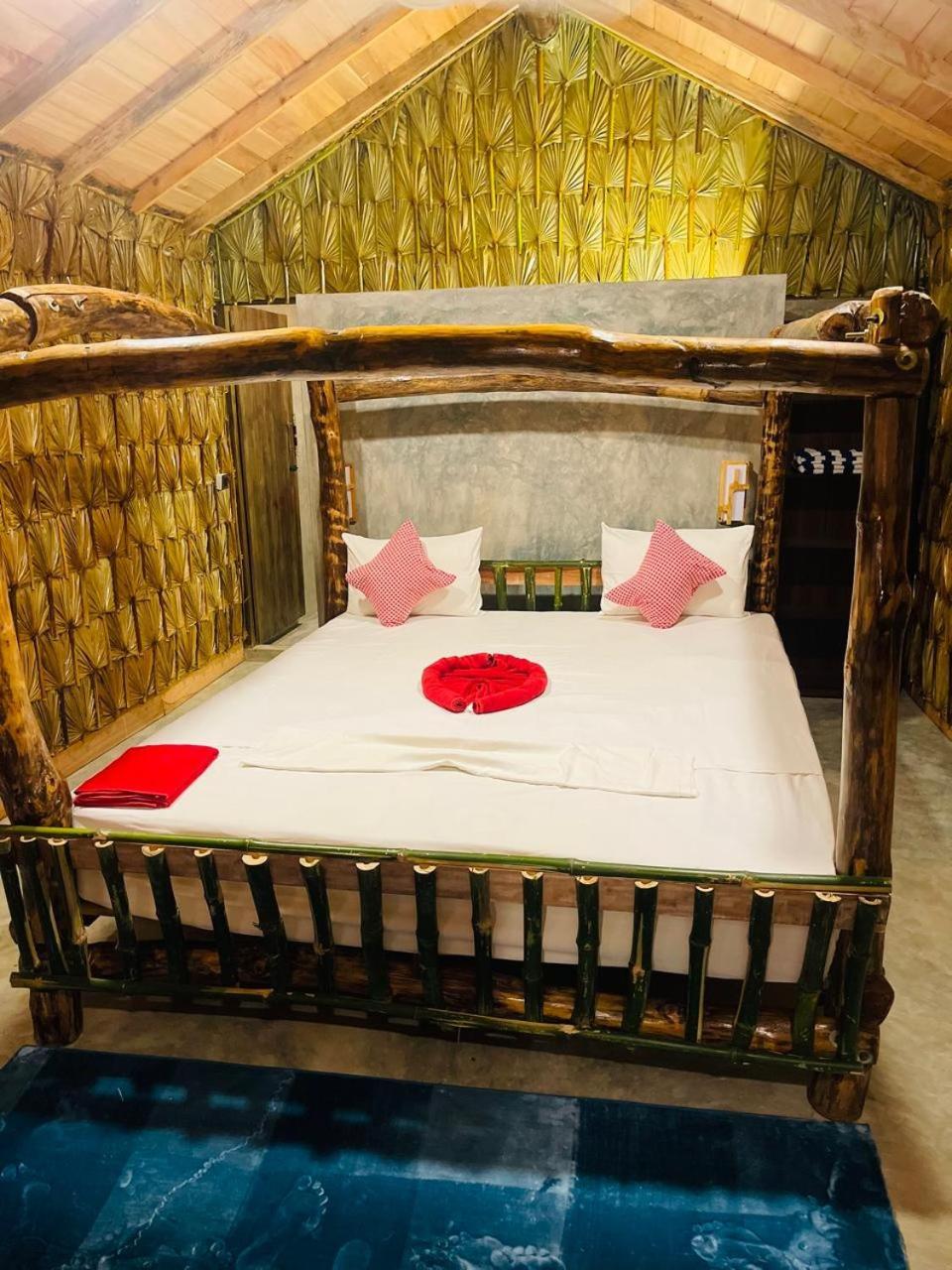 Swiss Kiss Beach Resort Uppuveli Dış mekan fotoğraf
