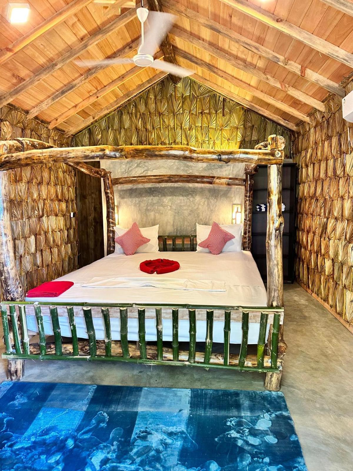 Swiss Kiss Beach Resort Uppuveli Dış mekan fotoğraf