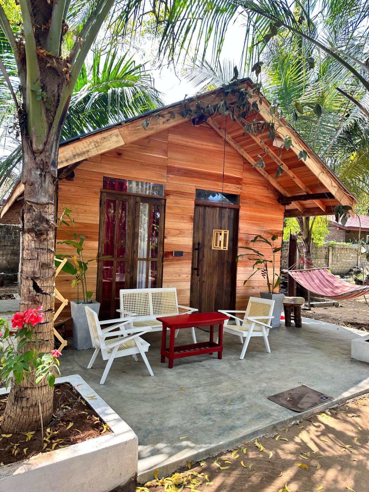 Swiss Kiss Beach Resort Uppuveli Dış mekan fotoğraf